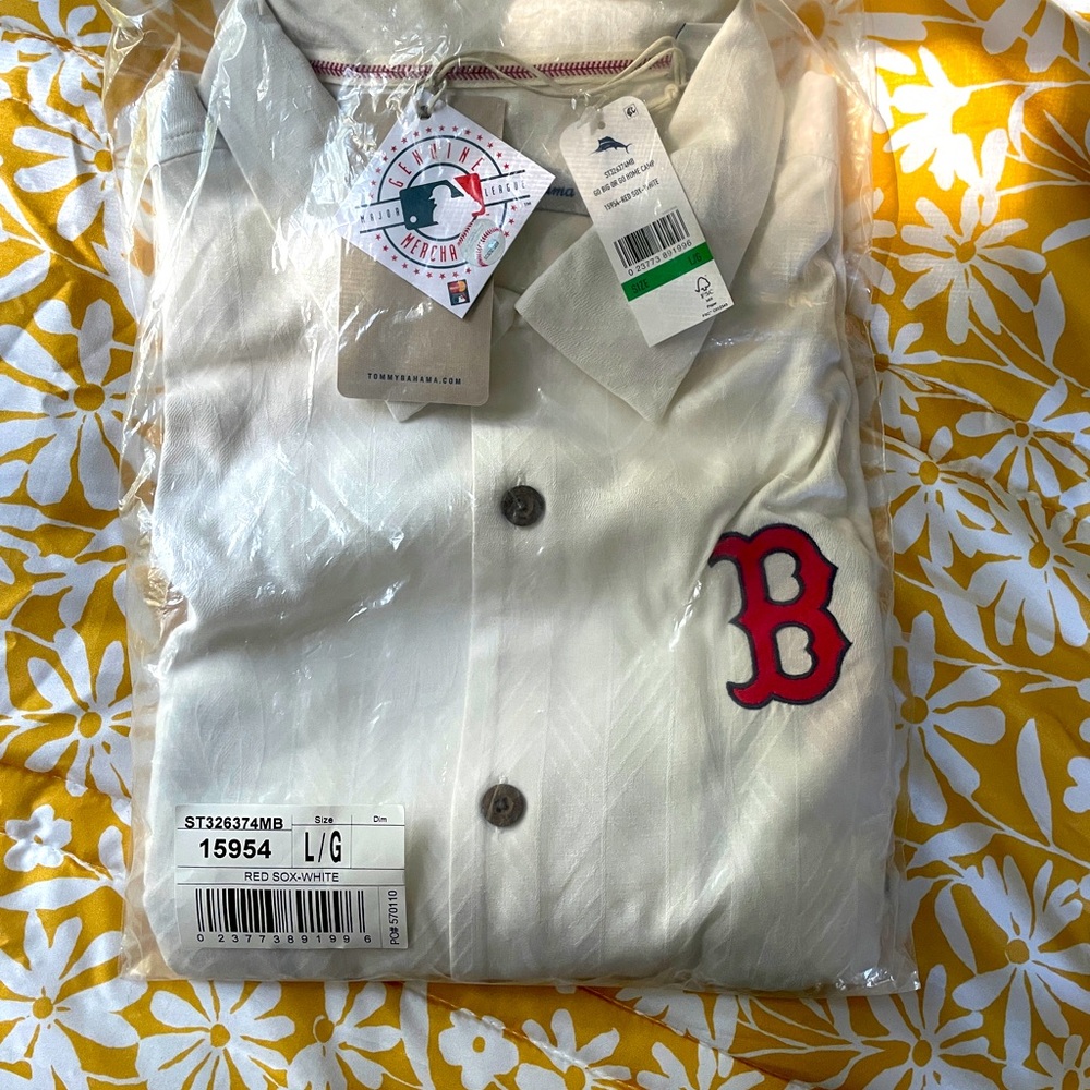 NWT Tommy Bahama “Go Big or Go Home Silk Camp Shirt” Boston Red Sox